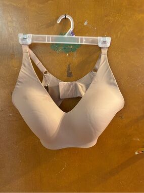 NWT Wacoal seamless wire free bra. 2xl.  Tan